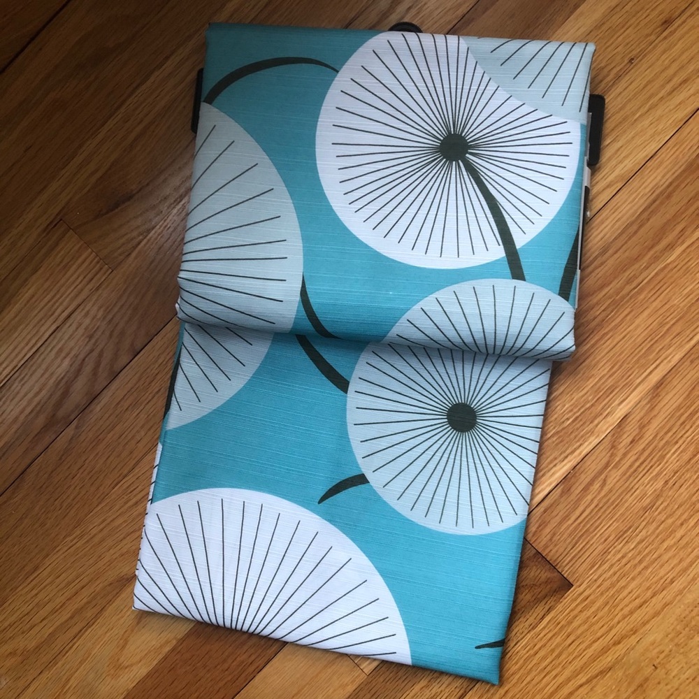 💙Gorgeous Light Blue Shower Curtain💙 - Picture 2 of 6